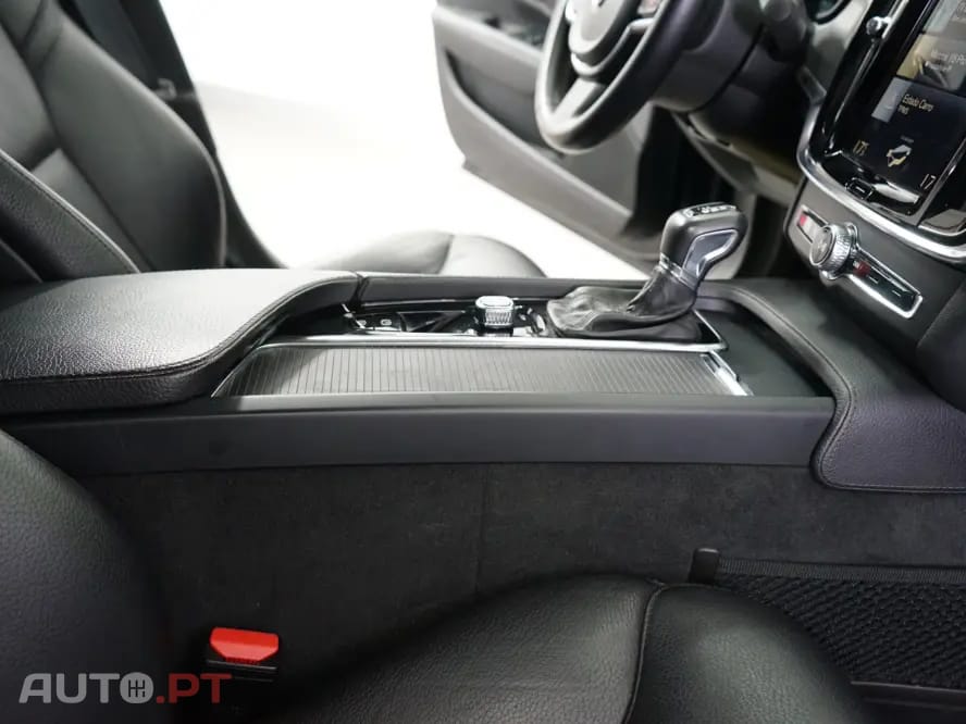 Volvo S90 2.0 D5 Momentum AWD Geartronic