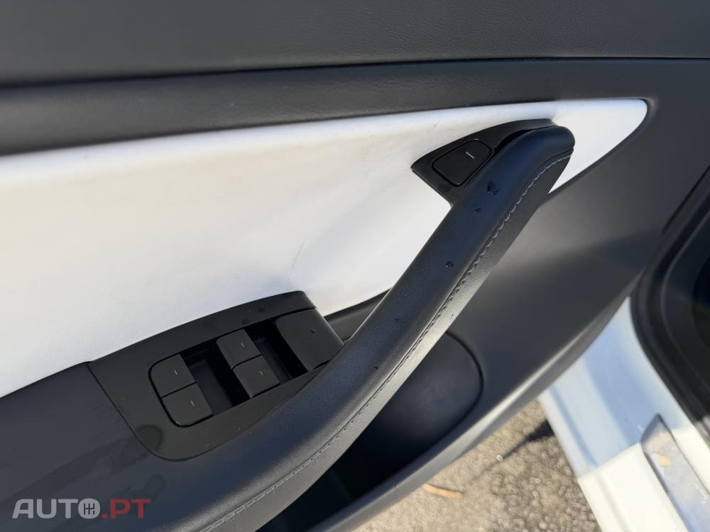 Tesla Model 3 Standard Range Plus RWD