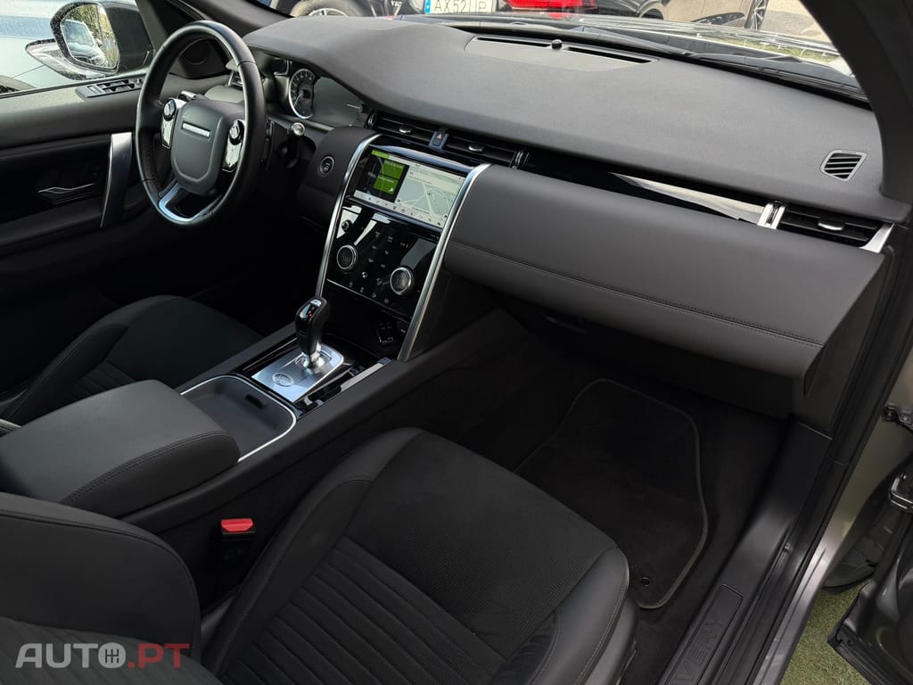 Land Rover Discovery Sport P300e Dynamic SE