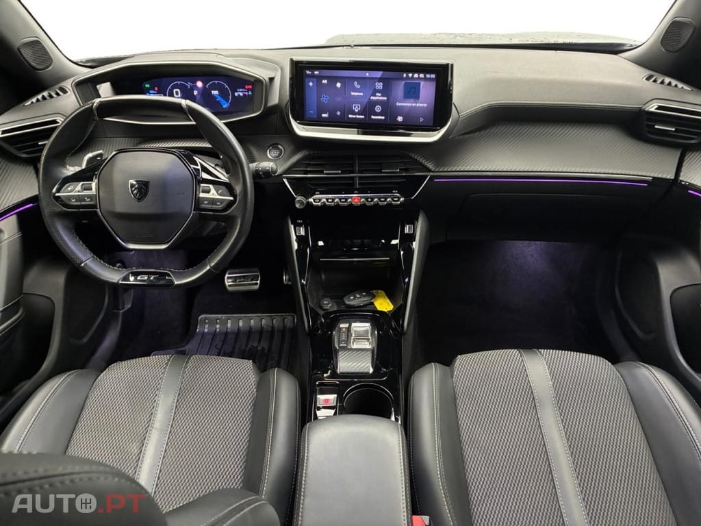 Peugeot 2008 1.2 PureTech GT EAT8