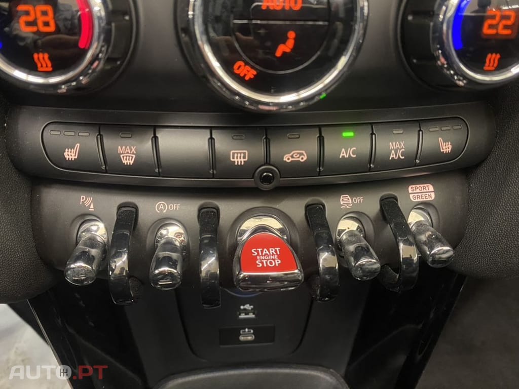 MINI Cooper Premium Plus Classic Auto