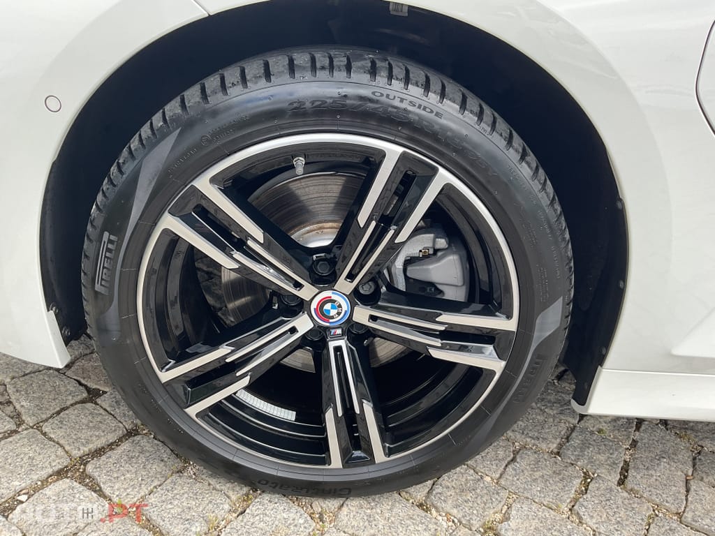 BMW 330 e Pack M Auto