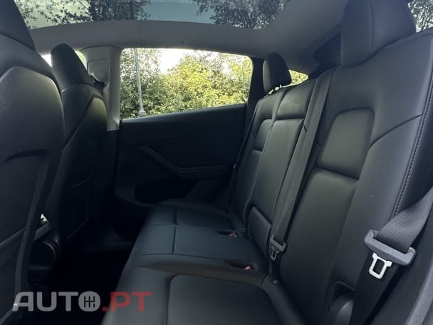 Tesla Model Y Standard RWD