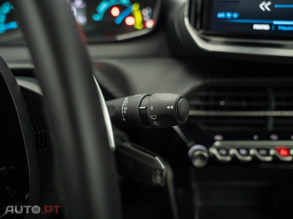 Peugeot 208 1.2 Hybrid SE Style e-DCS6