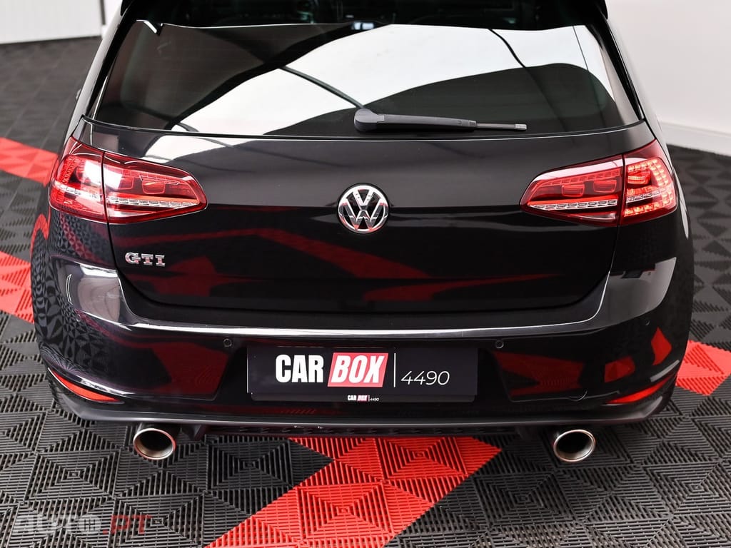 Volkswagen Golf 2.0 TSI GTI DSG