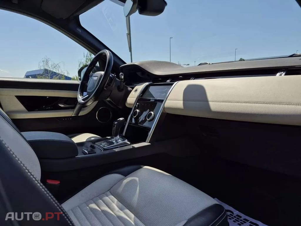 Land Rover Discovery Sport  P300e R  Dynamic S