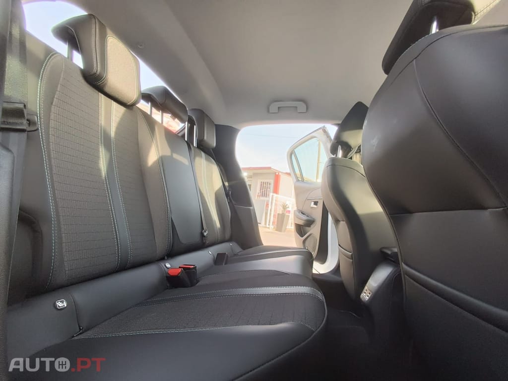 Peugeot 208 1.5 BlueHDi Allure Pack