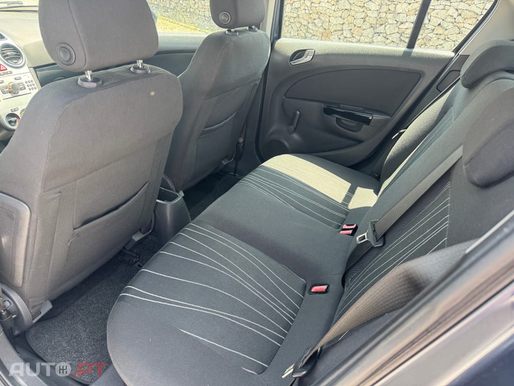 Opel Corsa 1.2 Enjoy Easytronic