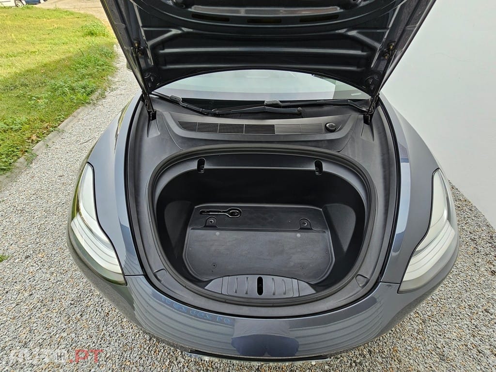 Tesla Model 3 Standard Range Plus RWD