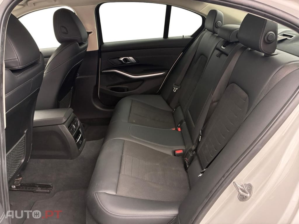 BMW 320 i xDrive Business Design