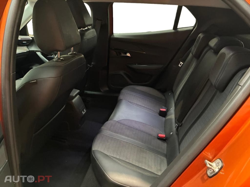 Peugeot 2008 1.5 BlueHDi Allure Pack