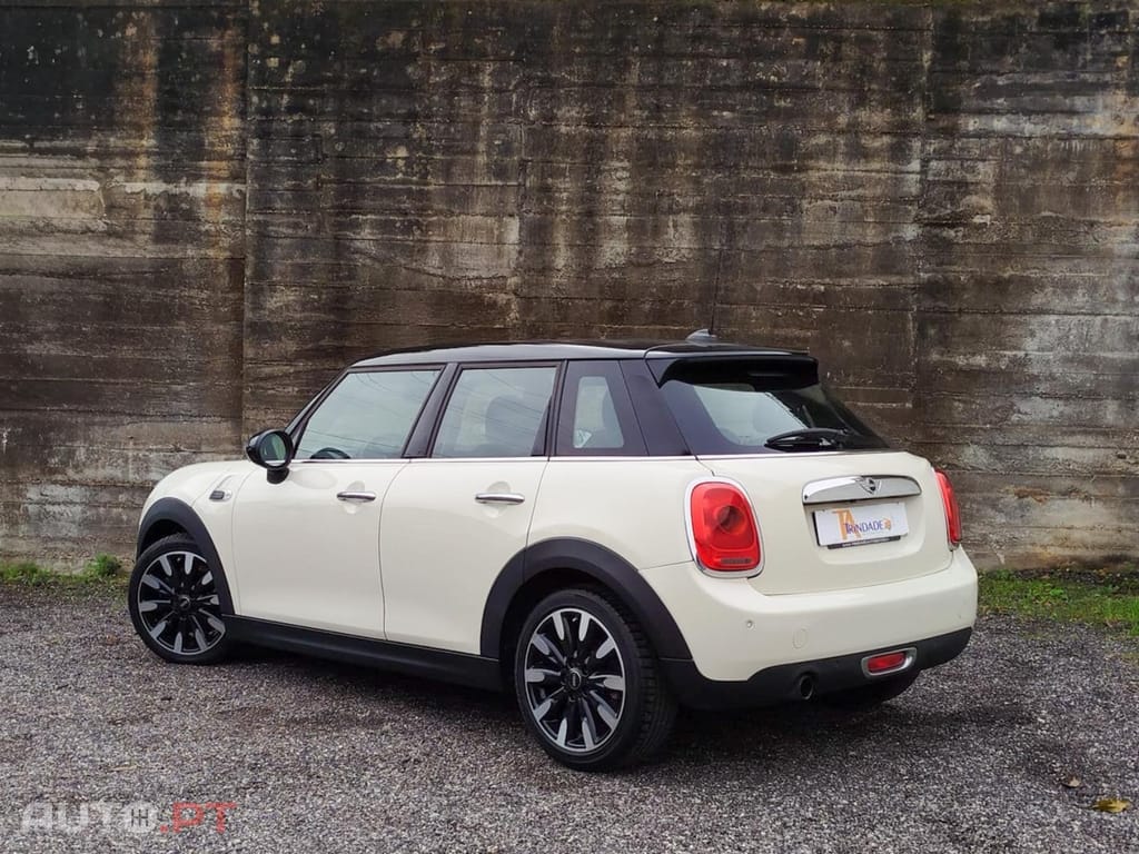 MINI Cooper Cooper D Auto — fotografia 3