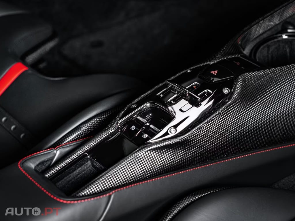 Ferrari SF90 Stradale I.V.A DEDUTIVEL 