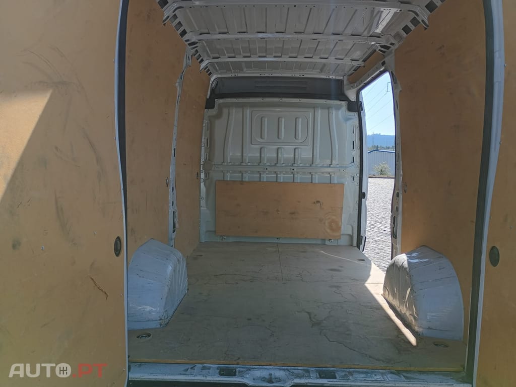 Peugeot Boxer 333 L2H2 2.2 BlueHDi