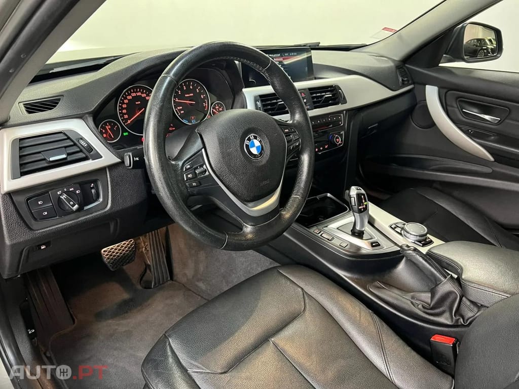 BMW 330 e iPerformance Advantage
