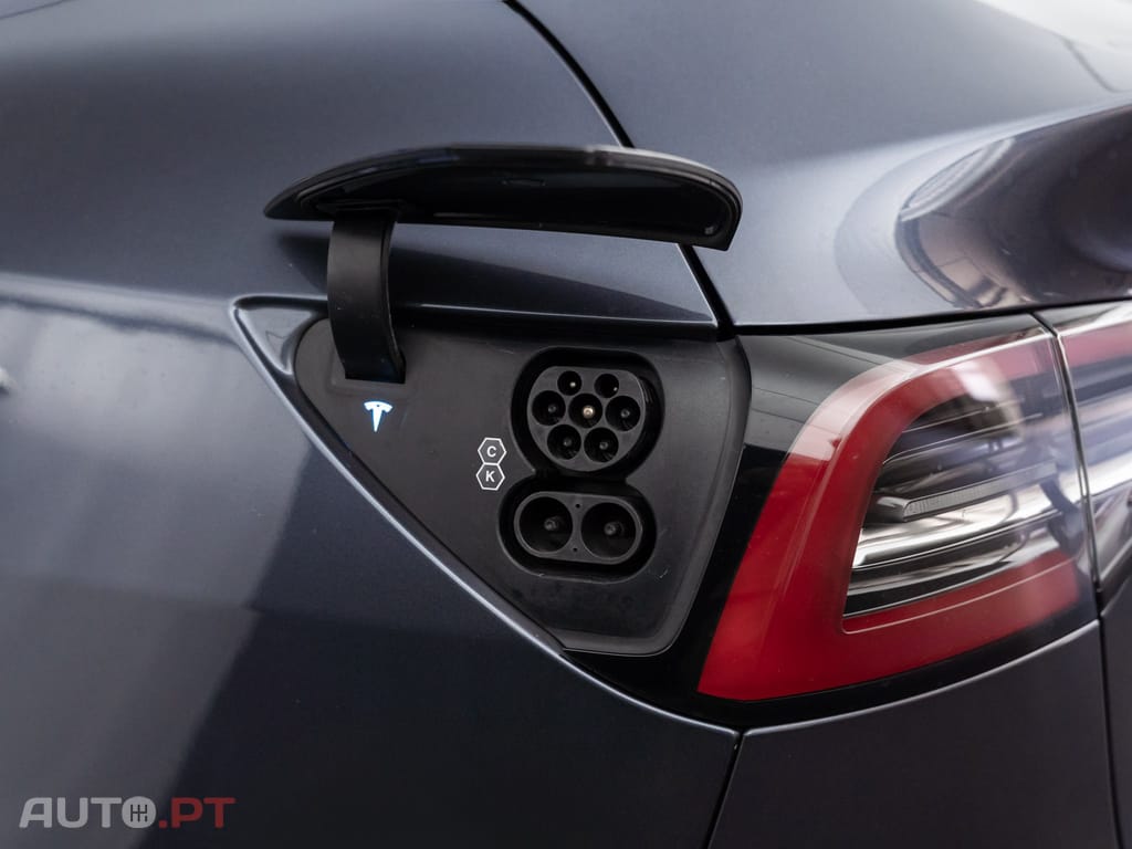 Tesla Model Y Long Range Tração Integral