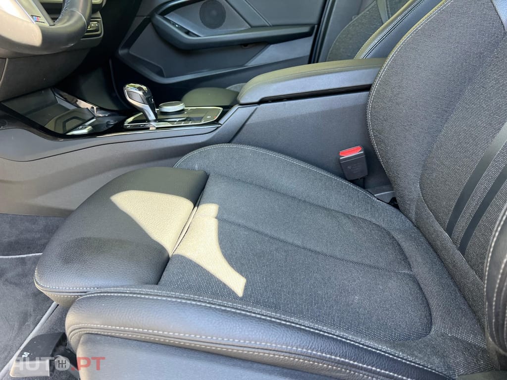 BMW 116 d Pack Desportivo M Auto