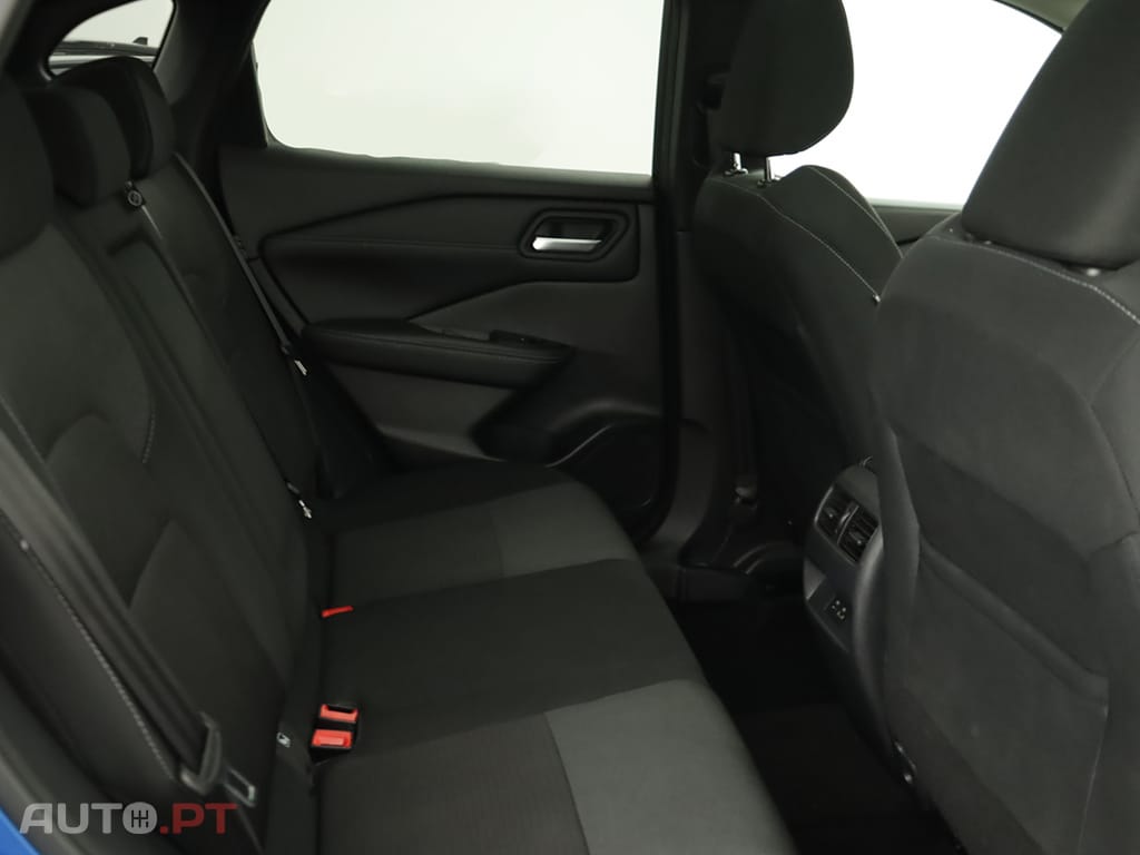 Nissan Qashqai Qashqai 1.3 DIG-T N-Connecta LED Xtronic
