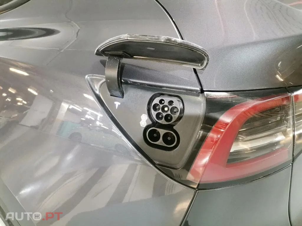 Tesla Model Y Long Range Tração Integral