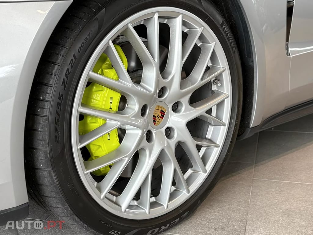 Porsche Panamera 4 E-Hybrid