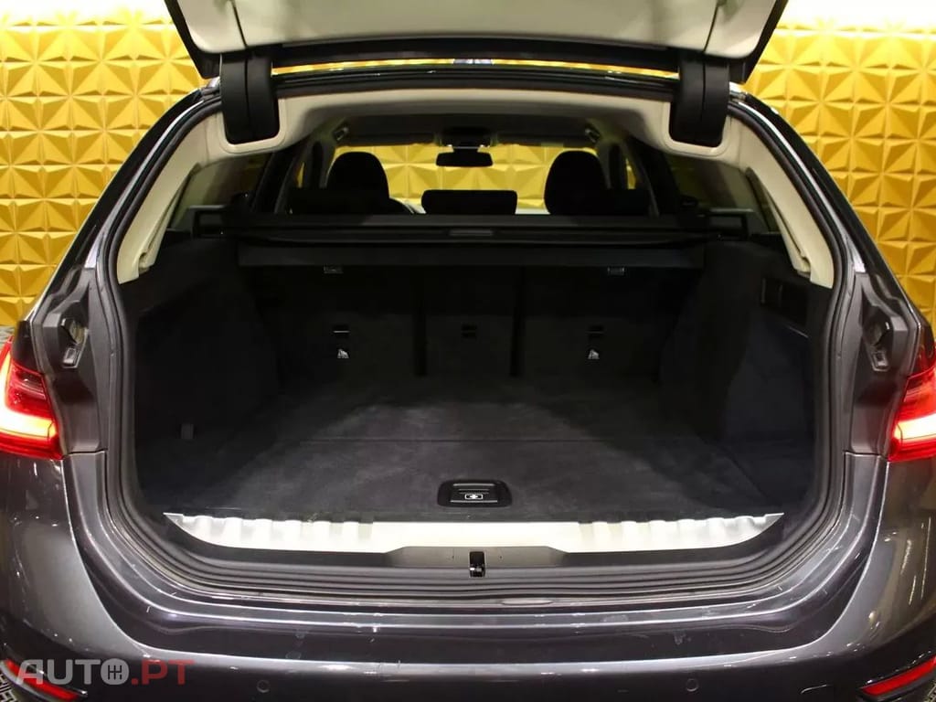 BMW 320 e Line Sport Auto