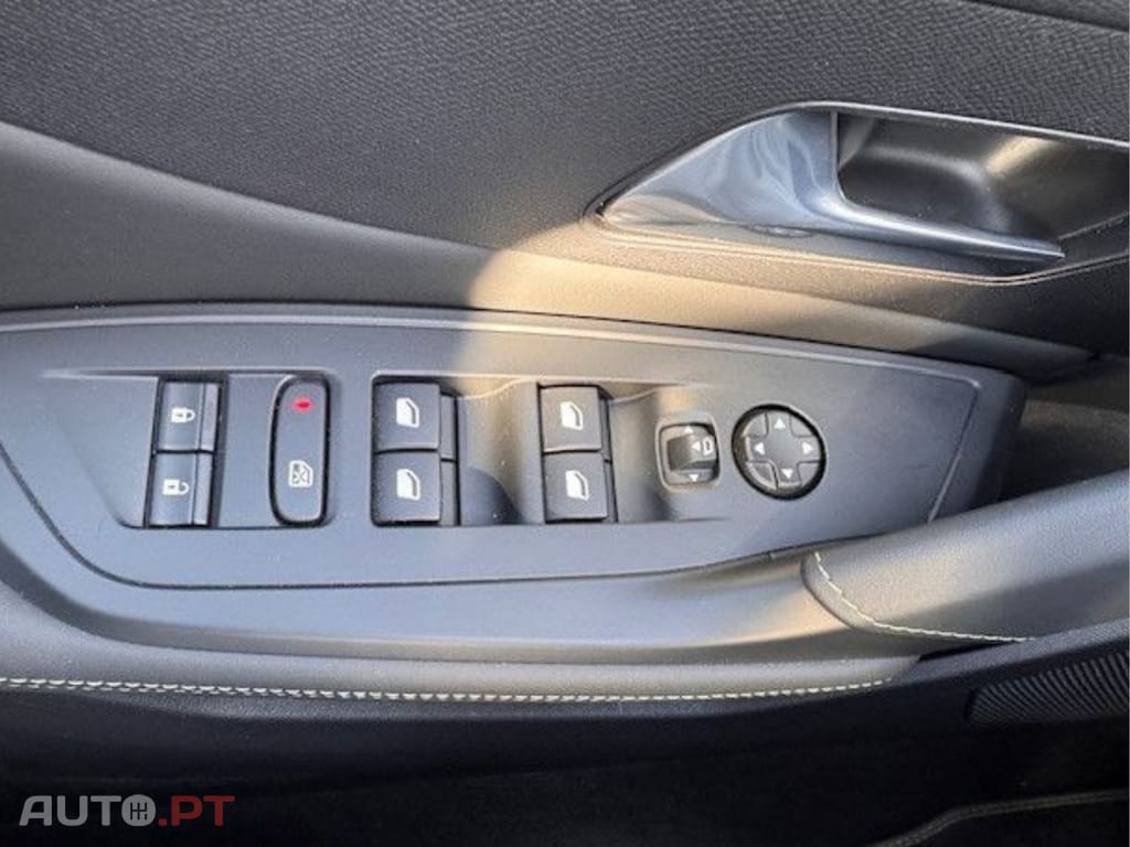 Peugeot 408 Hybrid Plug-in GT I.V.A DEDUTIVEL 