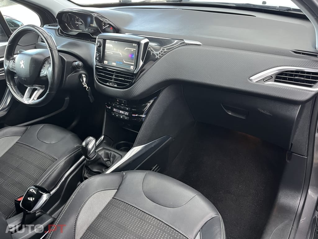 Peugeot 2008 1.2 PureTech Allure