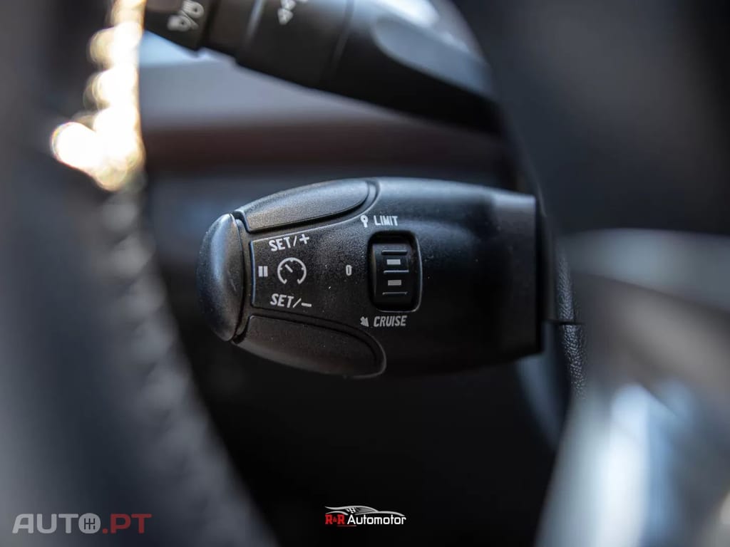 Peugeot 2008 1.2 VTi Active