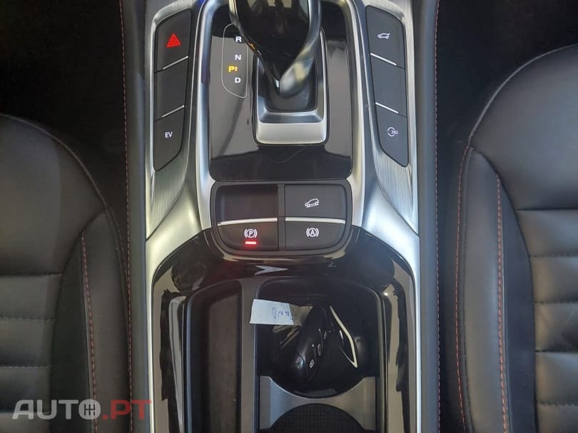 MG EHS PHEV Luxury