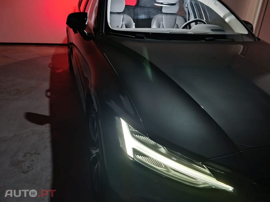Volvo V60 2.0 T6 AWD R-Design Expression Plug-in