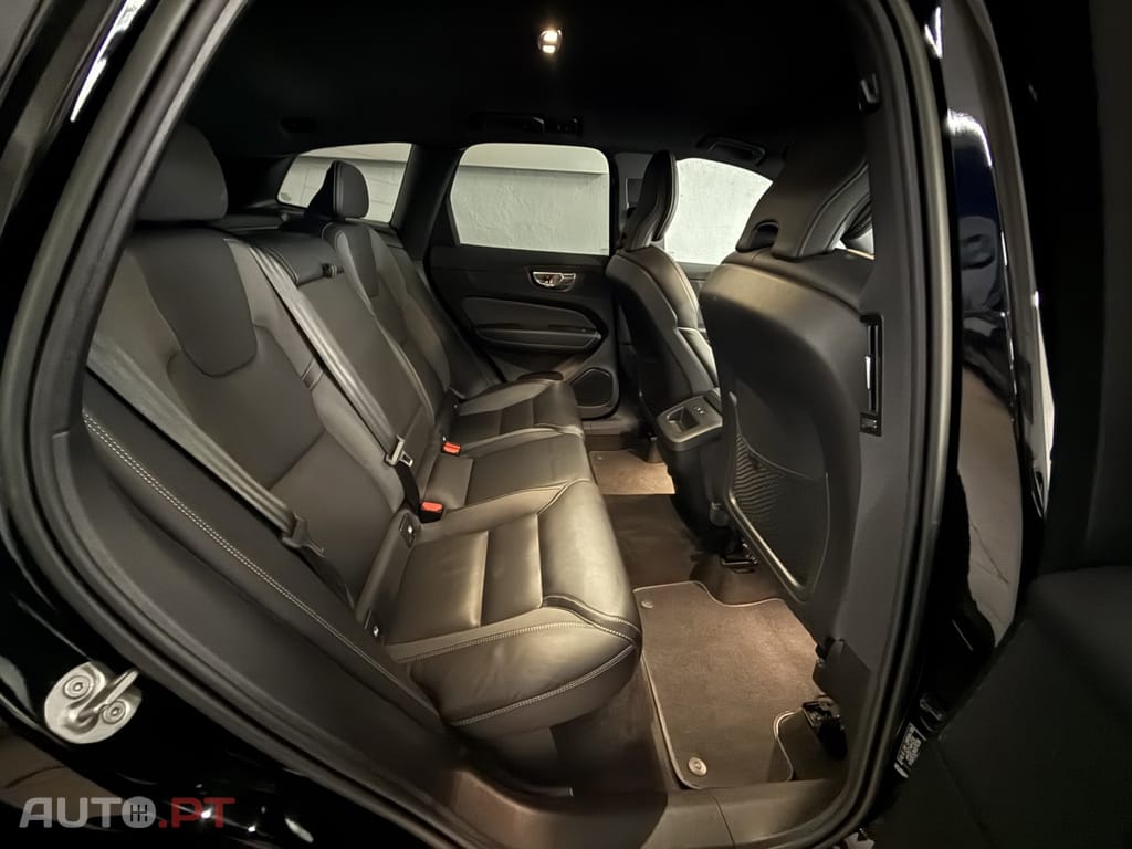 Volvo XC60 2.0 B4 R-Design Geartronic