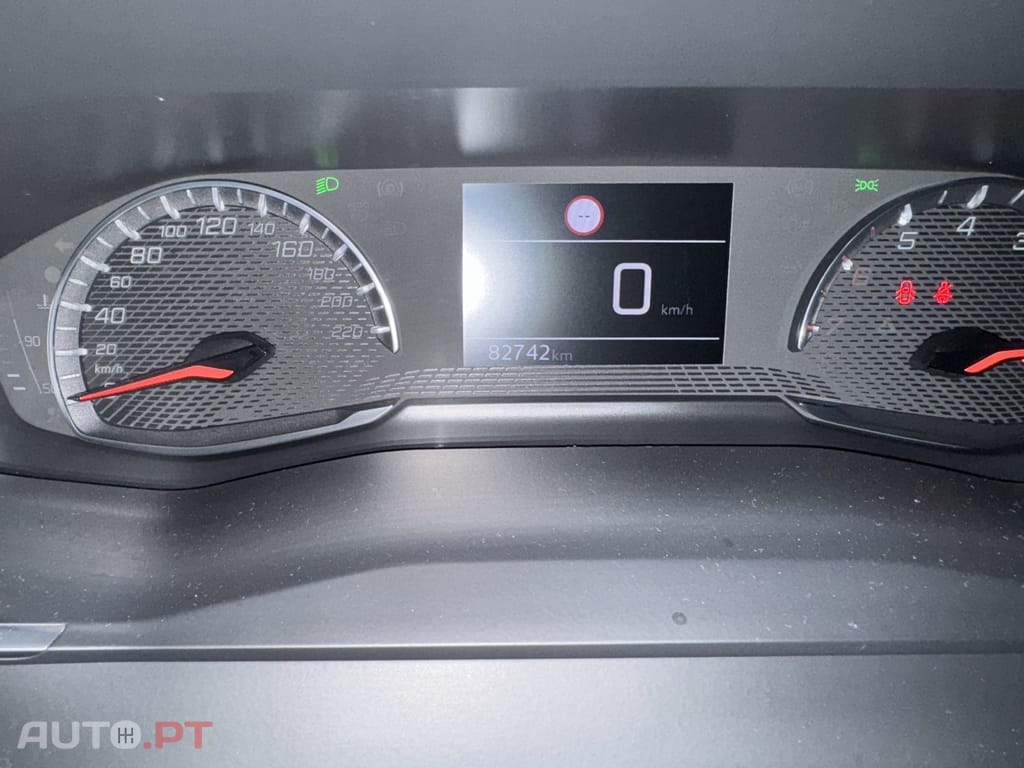 Peugeot 2008 1.2 PureTech Active Pack