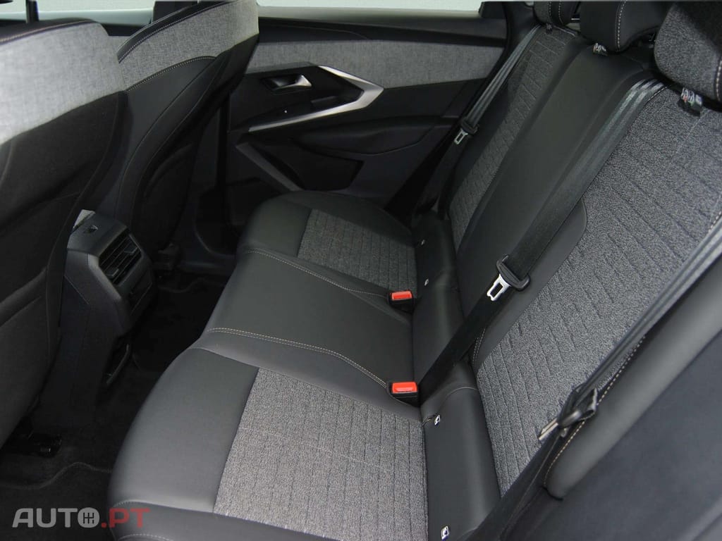 Peugeot 3008 1.2 Hybrid Allure e-DCS6