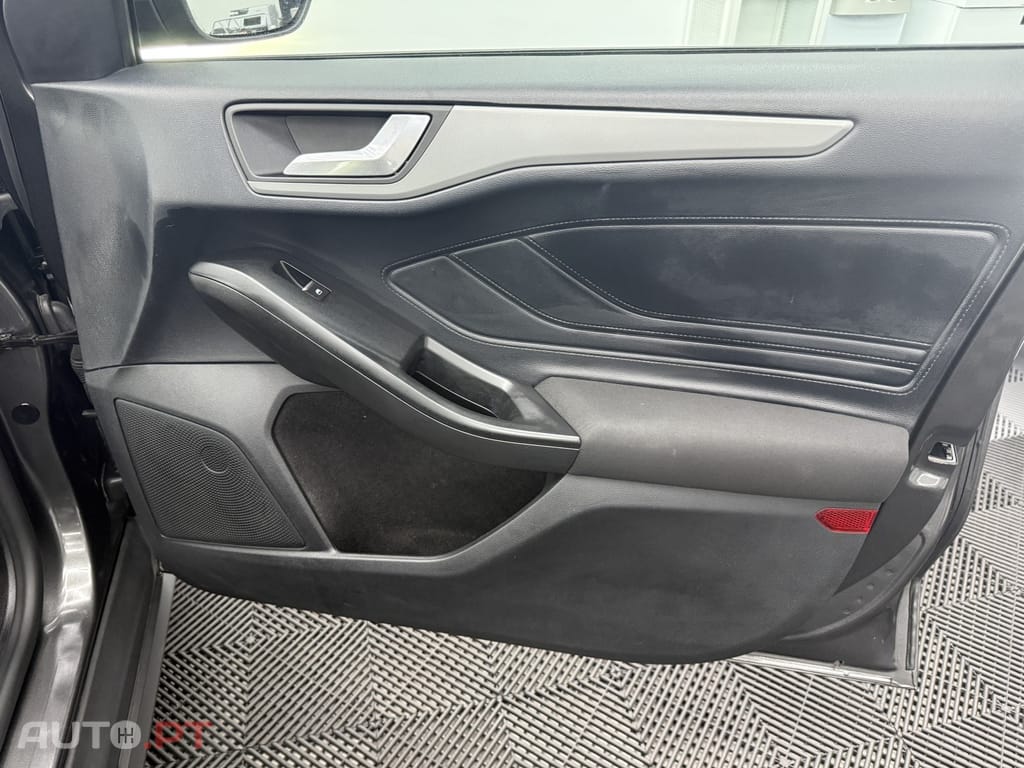 Ford Focus 1.0 EcoBoost MHEV Connected