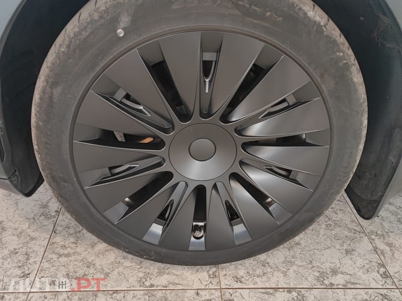 Tesla Model Y Tração Traseira — fotografia 9