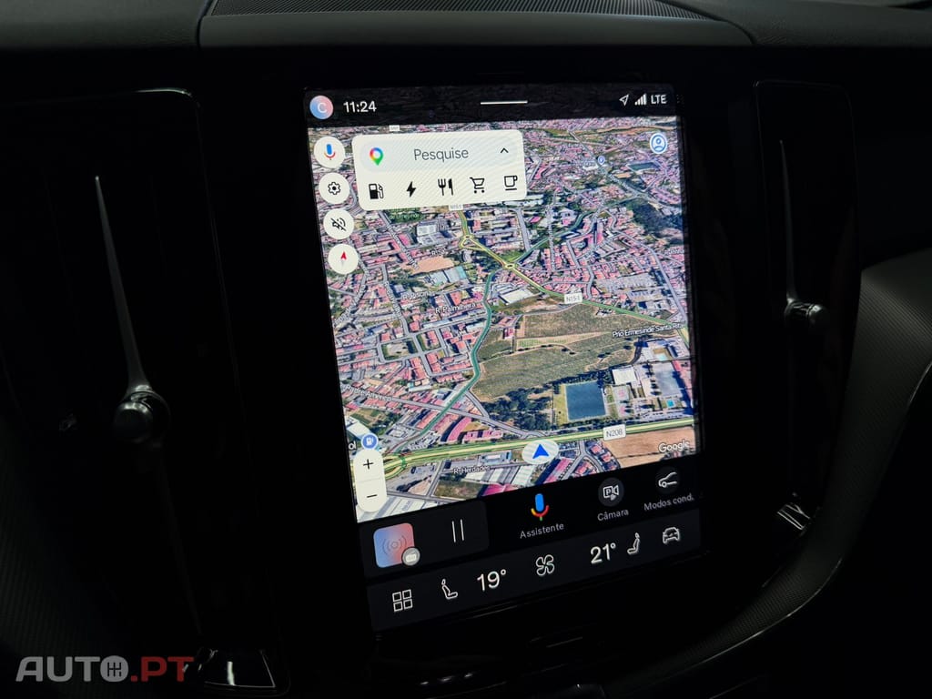 Volvo XC 60 2.0 T6 PHEV Black Edition AWD — fotografia 38