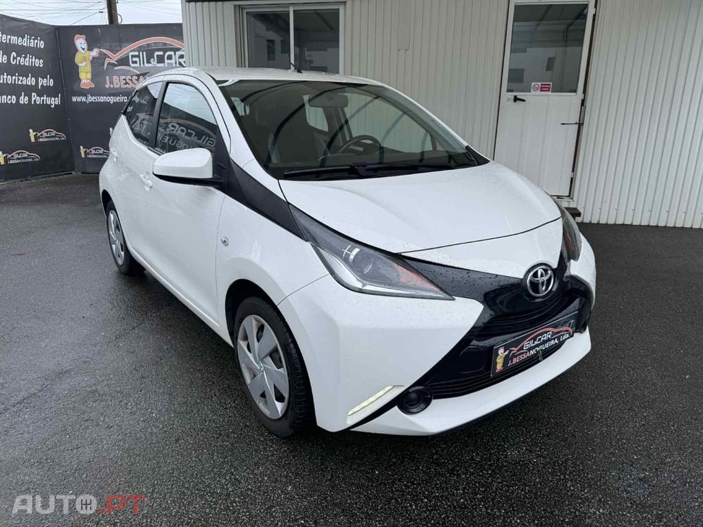 Toyota Aygo 1.0 X-Play Plus