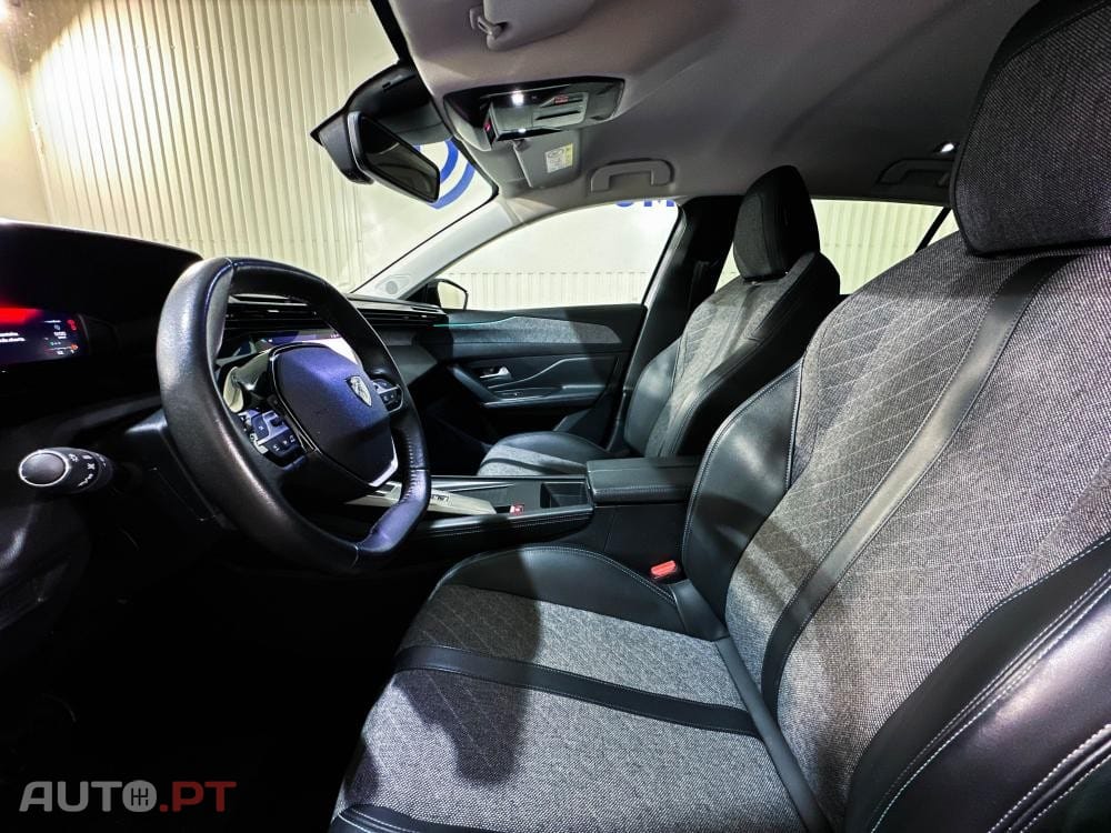 Peugeot 408 1.2 PureTech Allure Pack EAT8