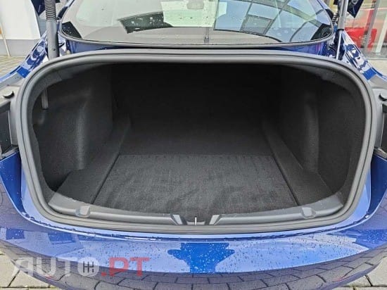 Tesla Model 3 Standard Range Plus RWD