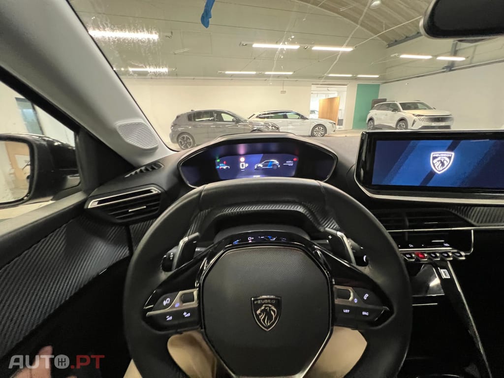 Peugeot 208 1.2 Hybrid Allure e-DCS6