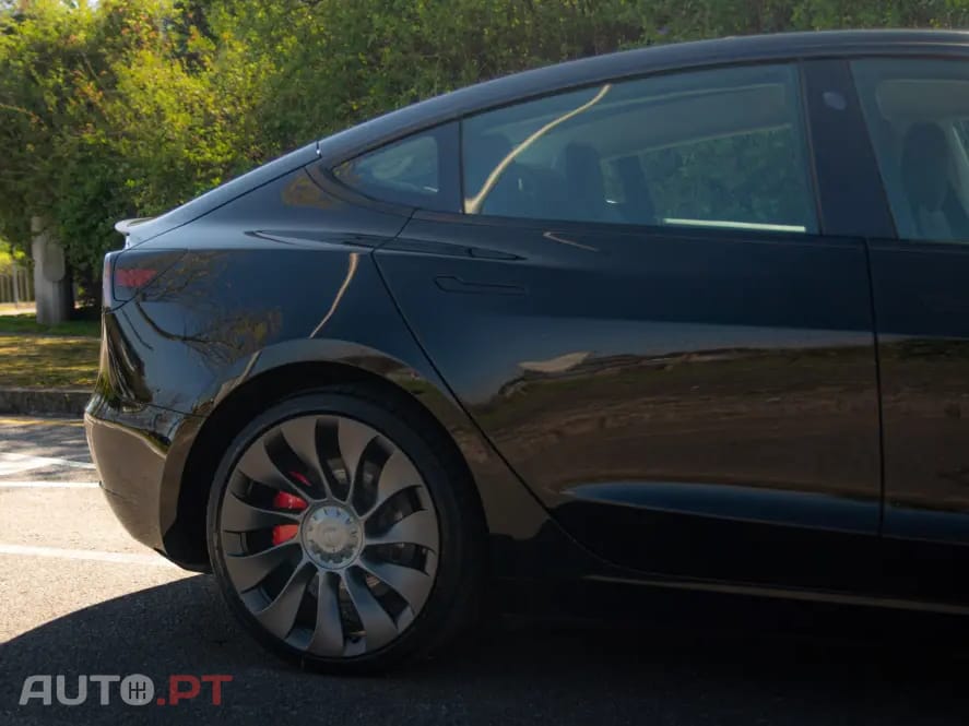 Tesla Model 3 Long Range AWD Dual Motor Performance