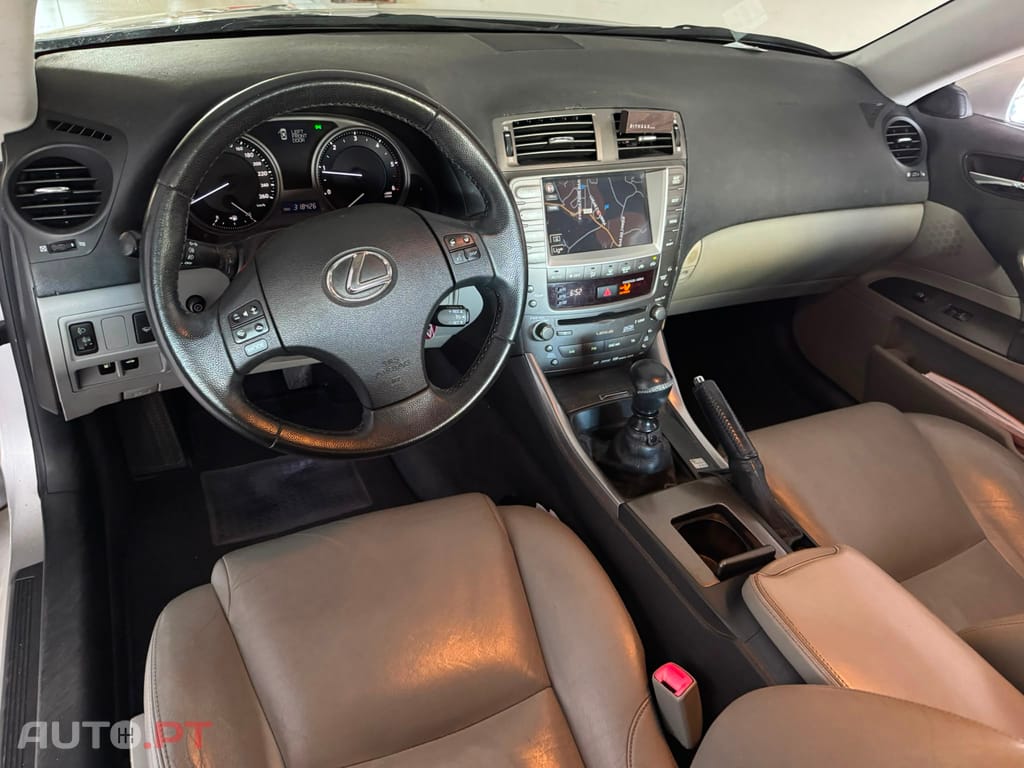 Lexus IS 220 BASE