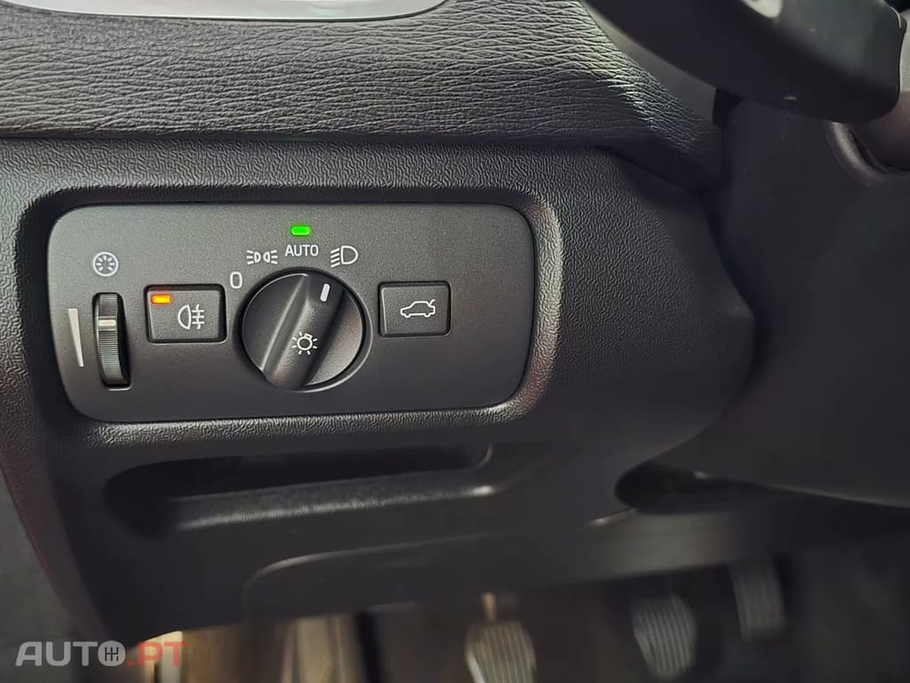 Volvo V40 2.0 D3 Momentum