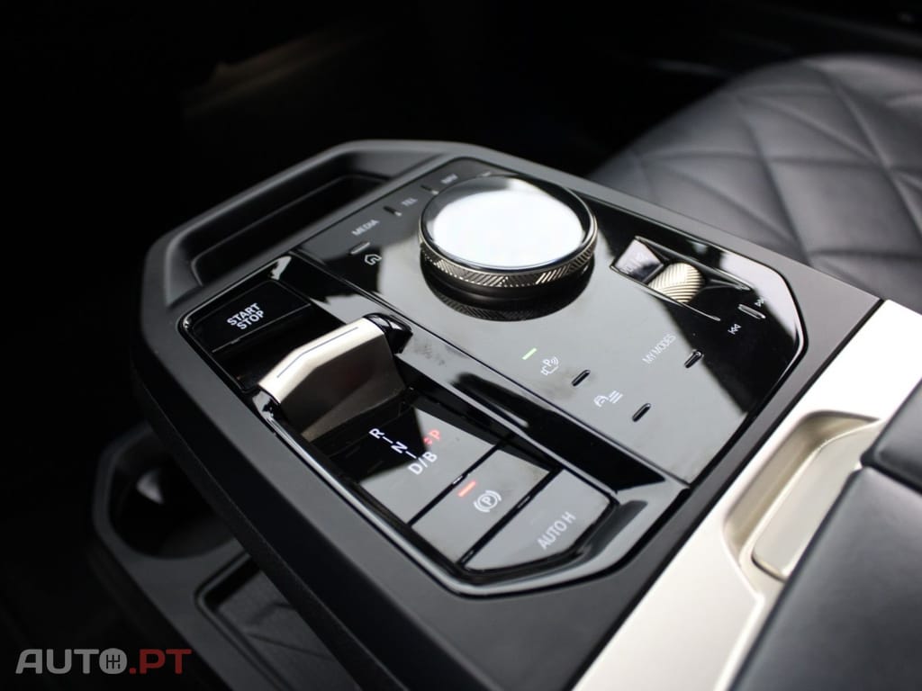 BMW iX XDRIVE 40 PACK