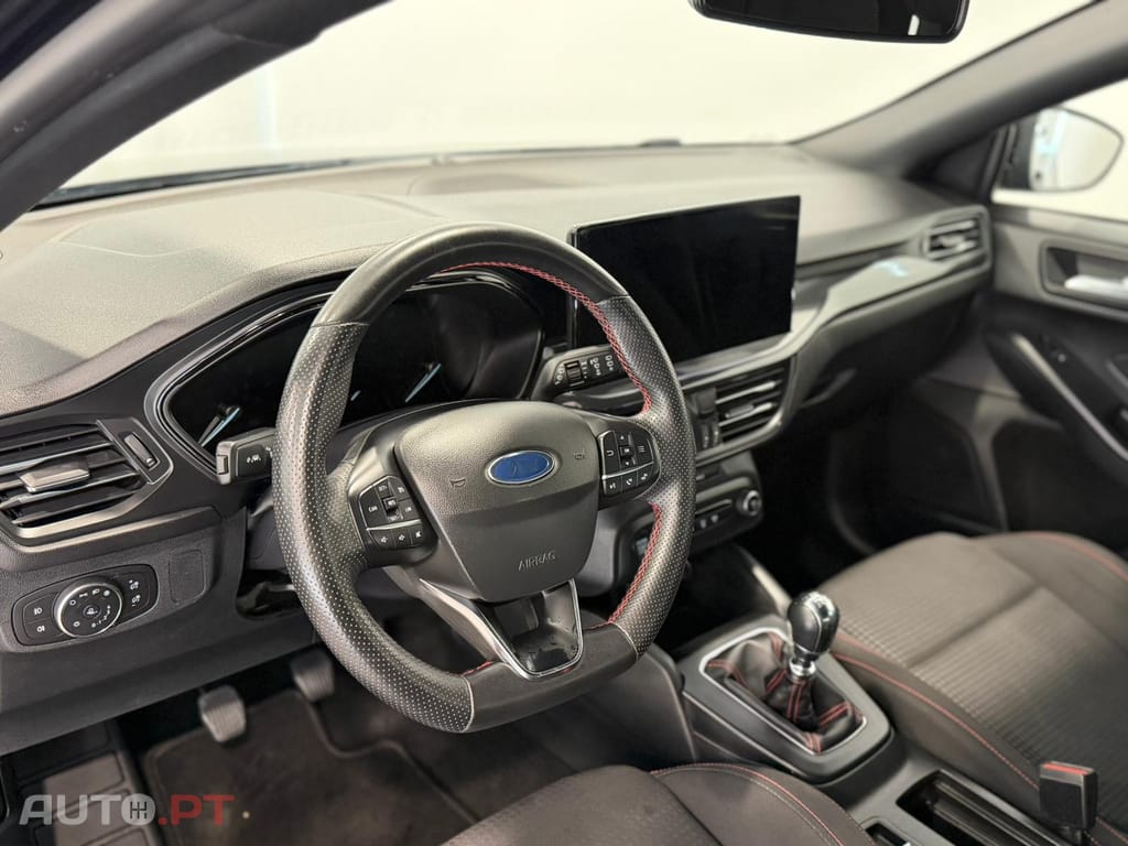 Ford Focus 1.0 EcoBoost MHEV ST-Line