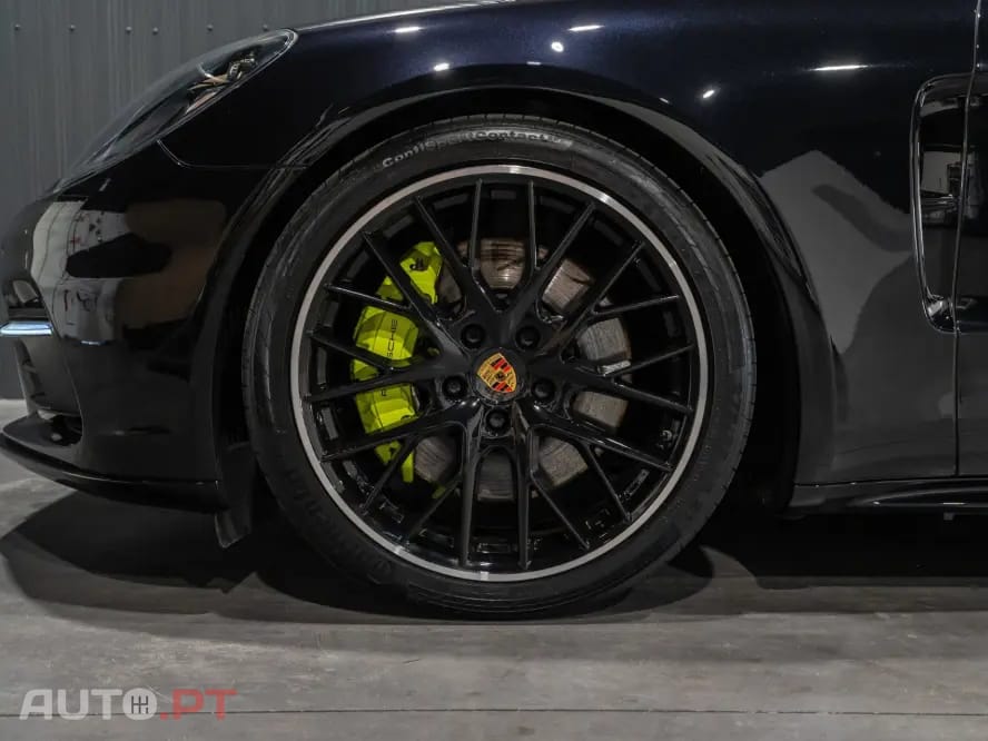 Porsche Panamera 4 E-Hybrid Platinum Edition