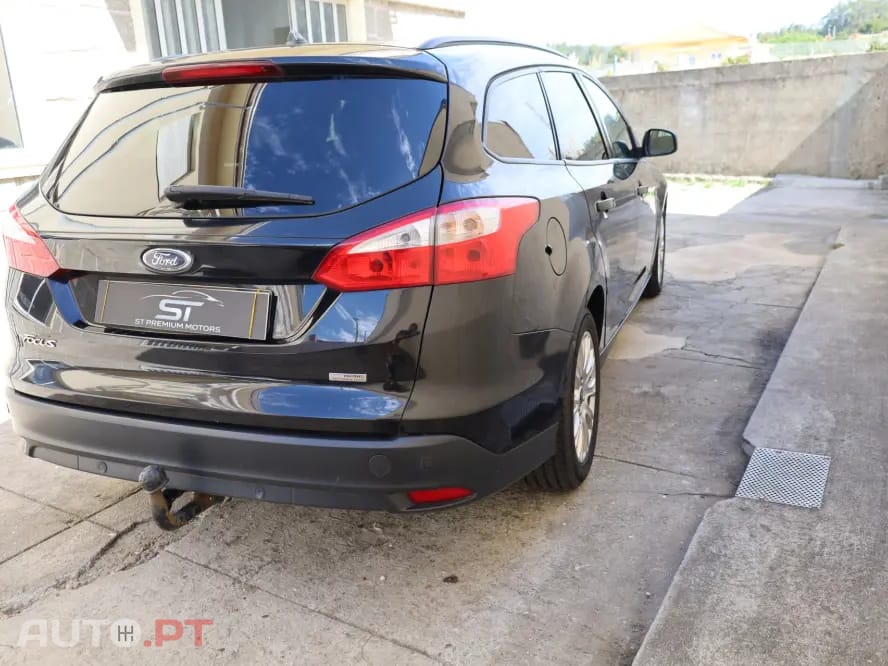 Ford Focus 1.0 EcoBoost S&S Champions Edition