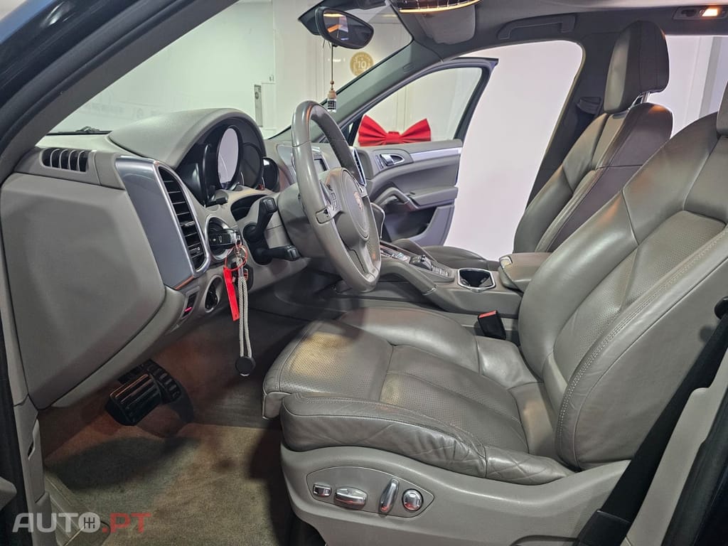 Porsche Cayenne Tiptronic