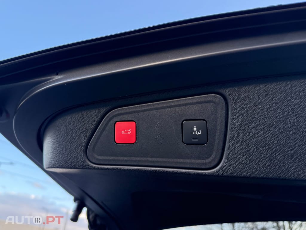 Peugeot 3008 1.2 Hybrid GT e-DCS6