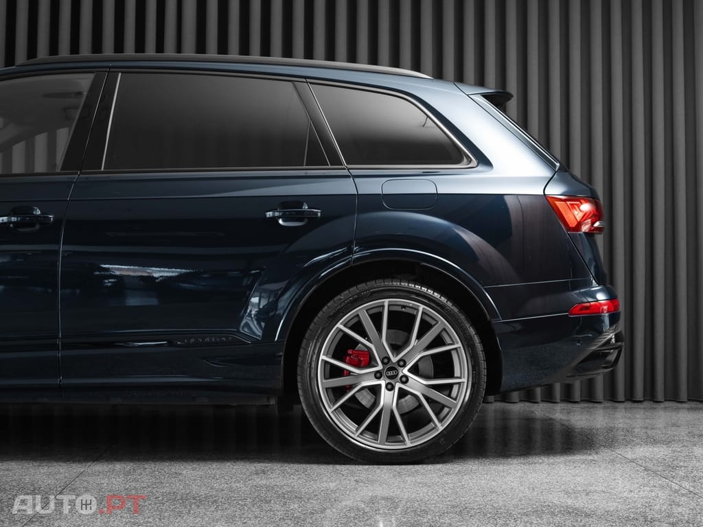Audi Q7 55 TFSIe quattro S line Tiptronic